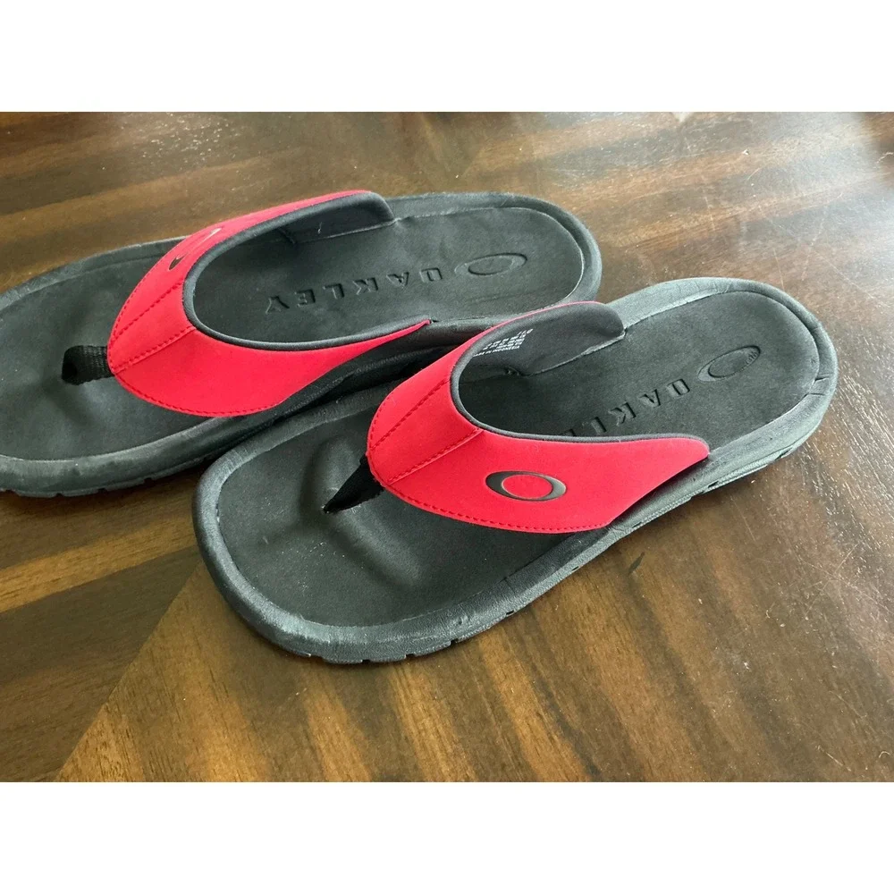 Oakley Flip Flop Sandals Red Black Logo Men Size 11 Sport Beach Slide 15030-455